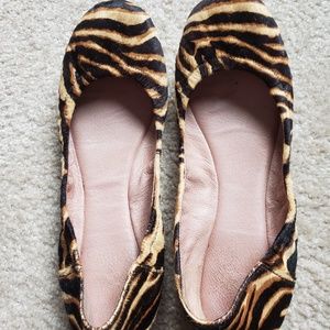 🤩Vince Camuto calf hair flats